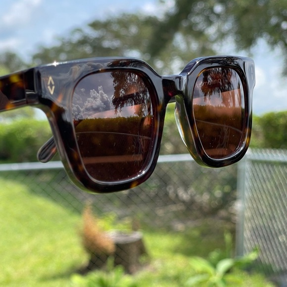 PEACE LOVE WORLD Reflective San Marino Sunglasses Black main image 4